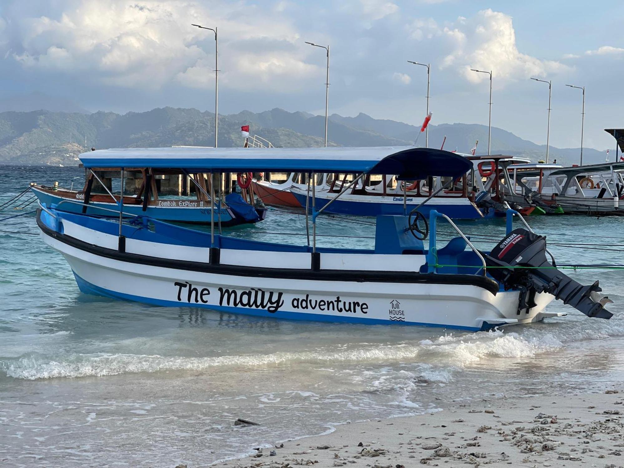 The Mally Homestay Gili Trawangan Exterior foto